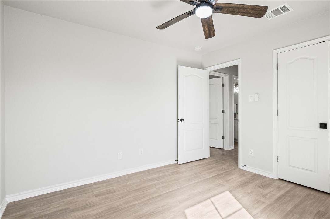 15217 Windward Dr 404 Property Photo 19