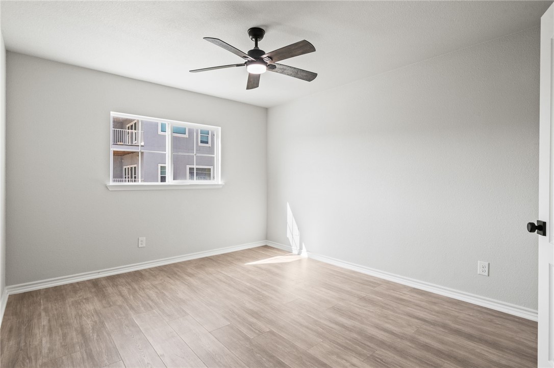 15217 Windward Dr 404 Property Photo 20