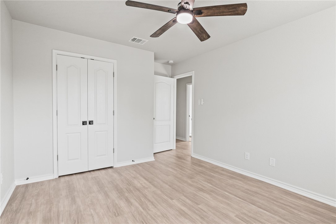 15217 Windward Dr 404 Property Photo 21