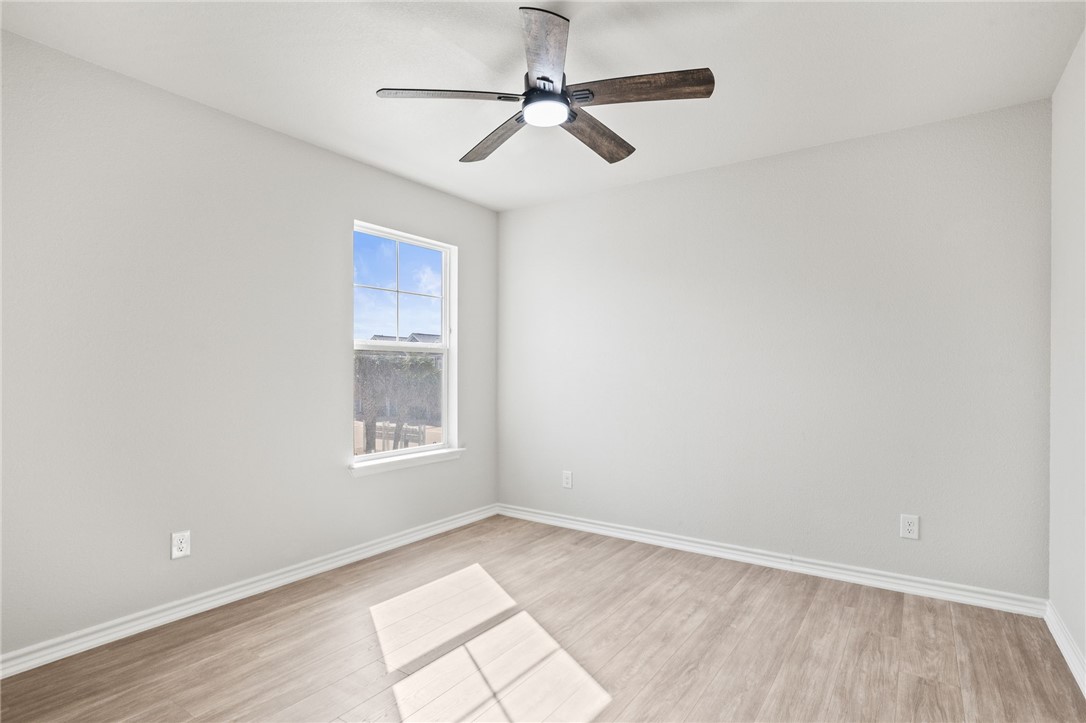 15217 Windward Dr 404 Property Photo 22