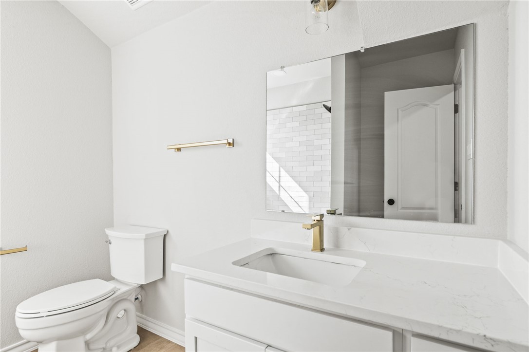 15217 Windward Dr 404 Property Photo 26