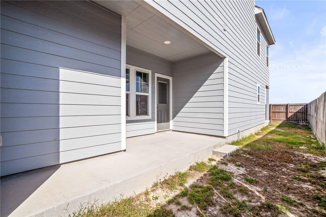 15217 Windward Dr 404 Property Photo 28