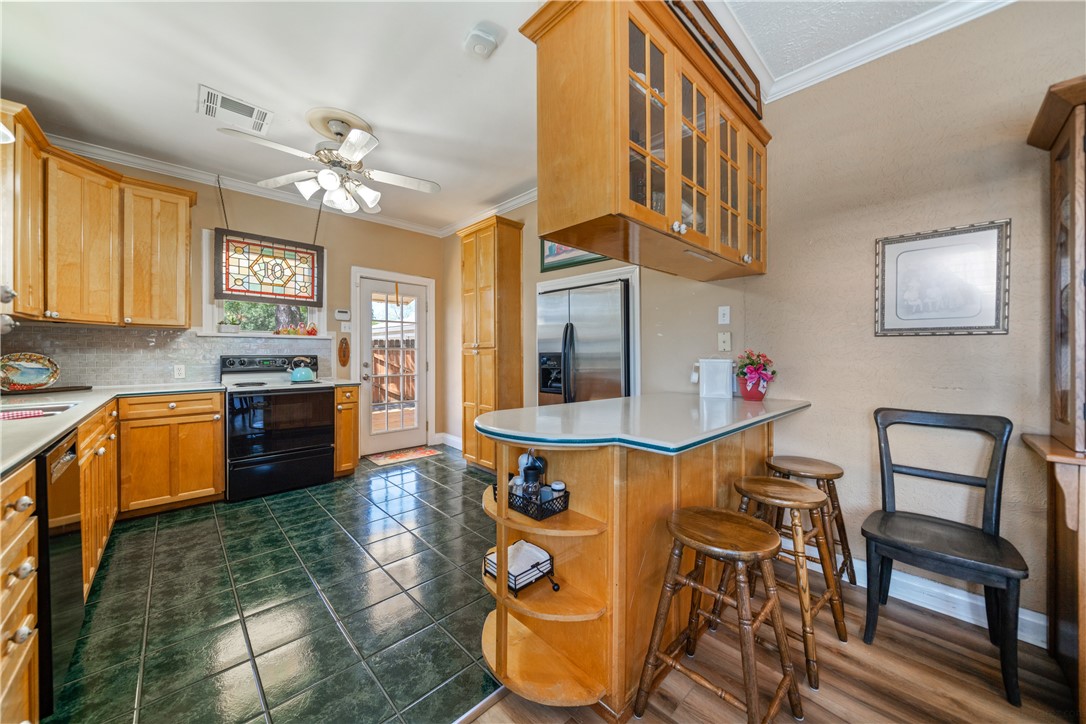 214 Southern Property Photo 14
