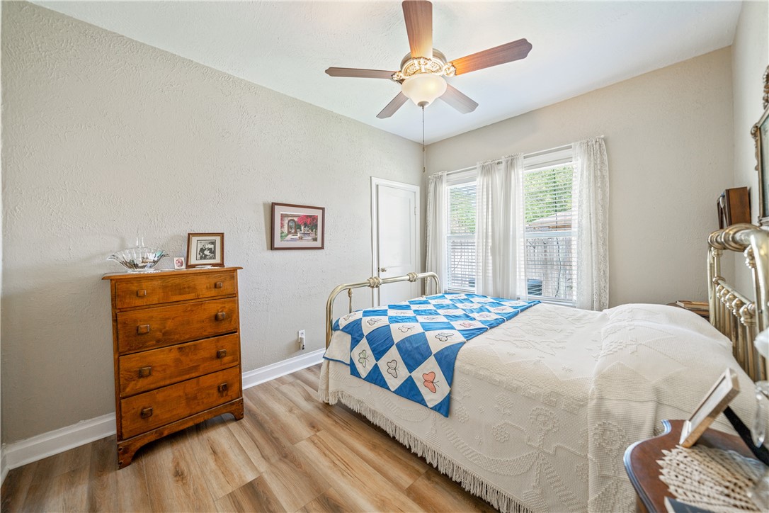 214 Southern Property Photo 21