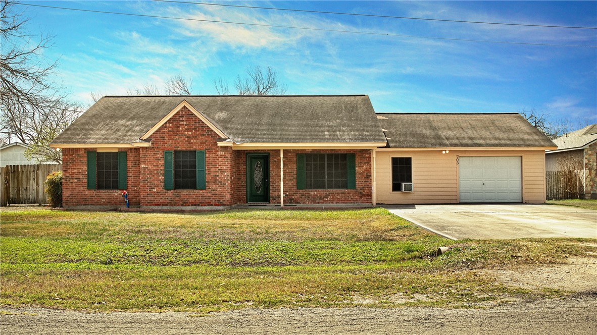 703 W Josephine Ave Property Photo