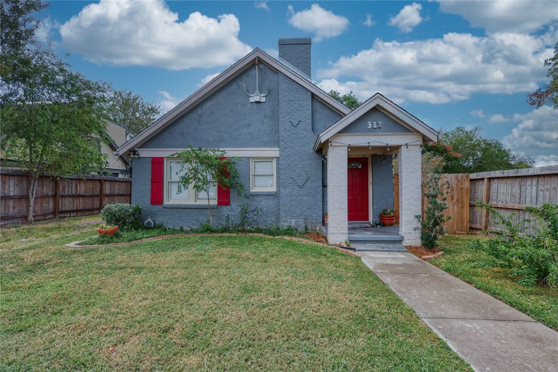 317 Indiana Ave Property Photo