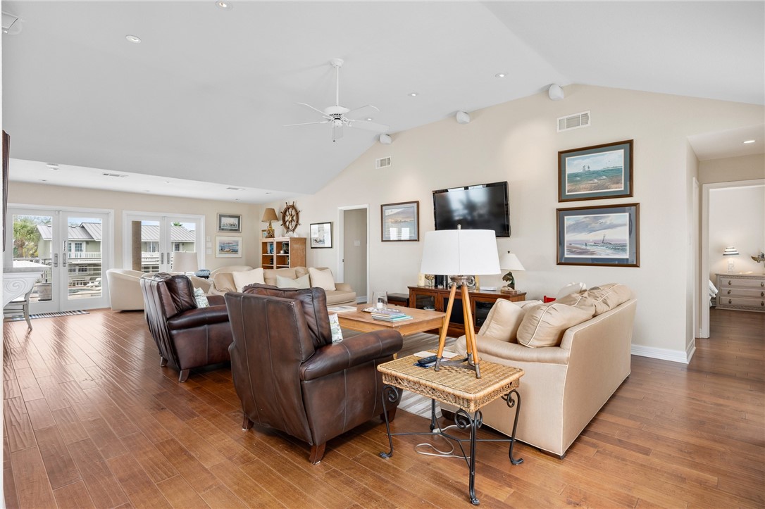 5 Edgewater Lane Property Photo 9