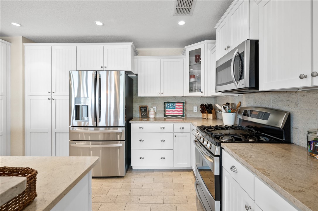 5 Edgewater Lane Property Photo 14