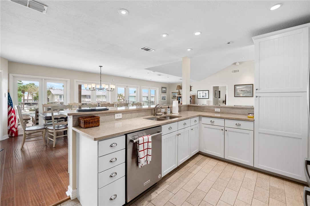 5 Edgewater Lane Property Photo 15