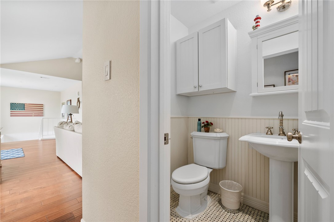 5 Edgewater Lane Property Photo 20