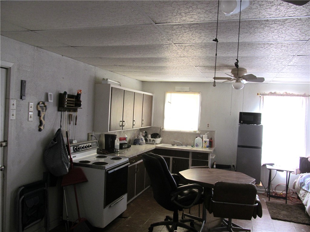 000 Irene Property Photo 8