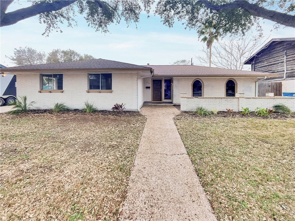 209 Pecos St Property Photo