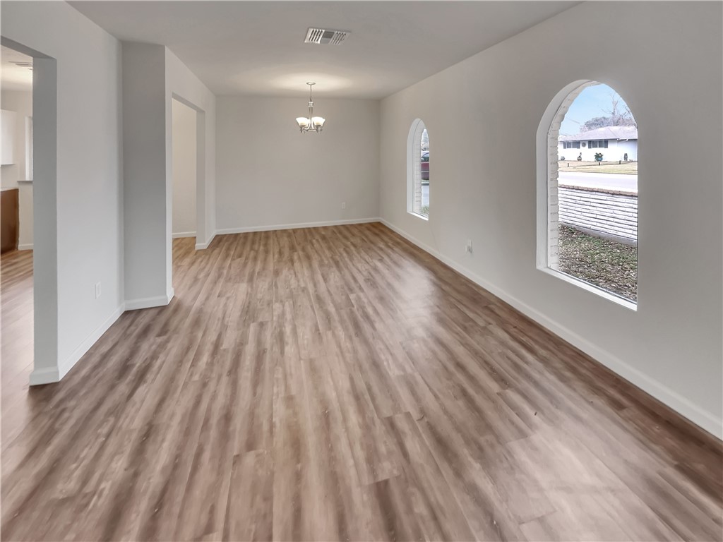 209 Pecos St Property Photo 2