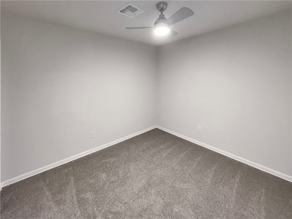 209 Pecos St Property Photo 4
