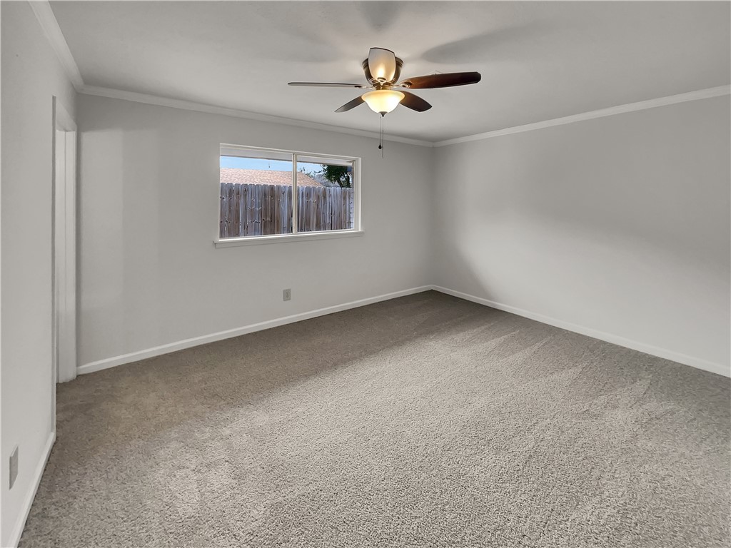 209 Pecos St Property Photo 18