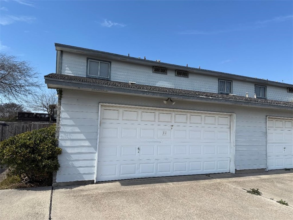 716 W Bayview Blvd D Property Photo 2
