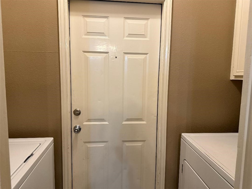 716 W Bayview Blvd D Property Photo 4