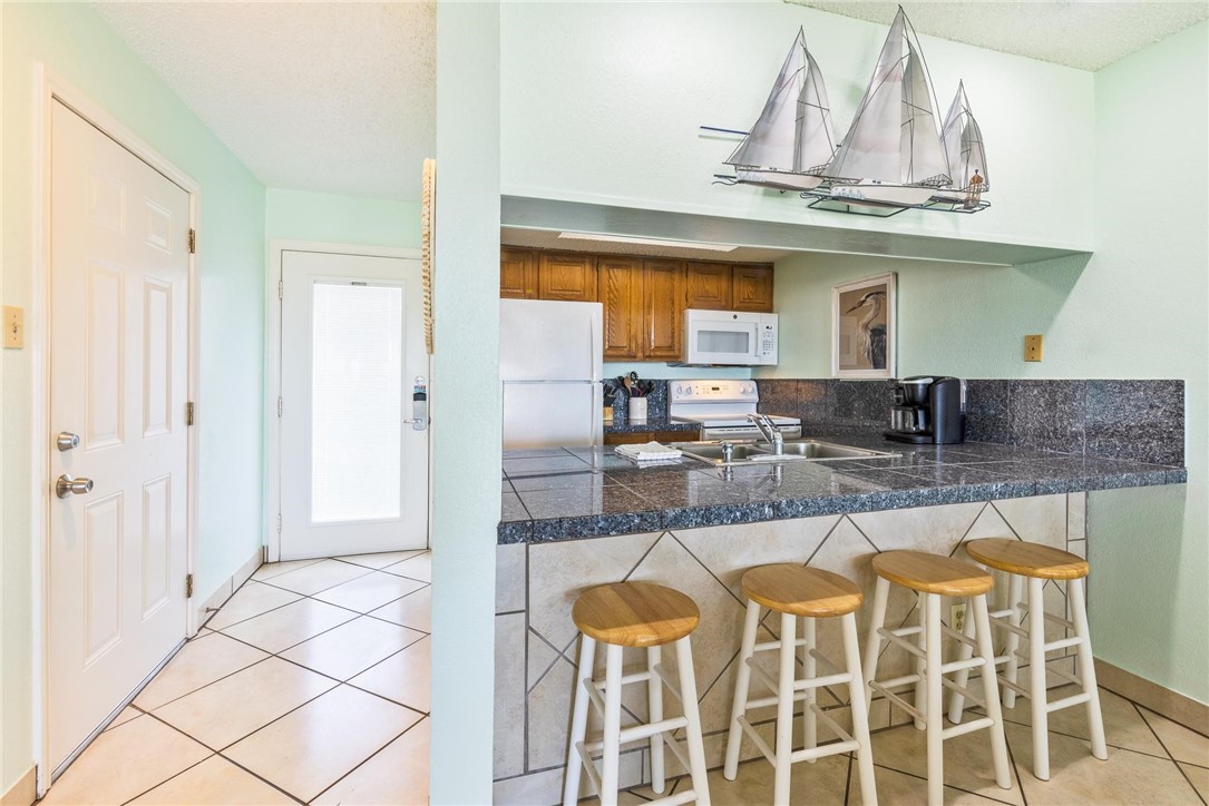 14802 Windward Dr 221 Property Photo 4
