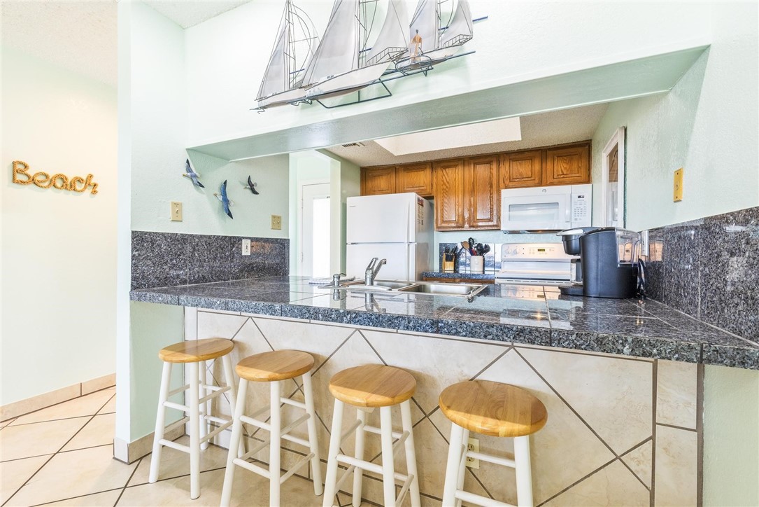 14802 Windward Dr 221 Property Photo 5
