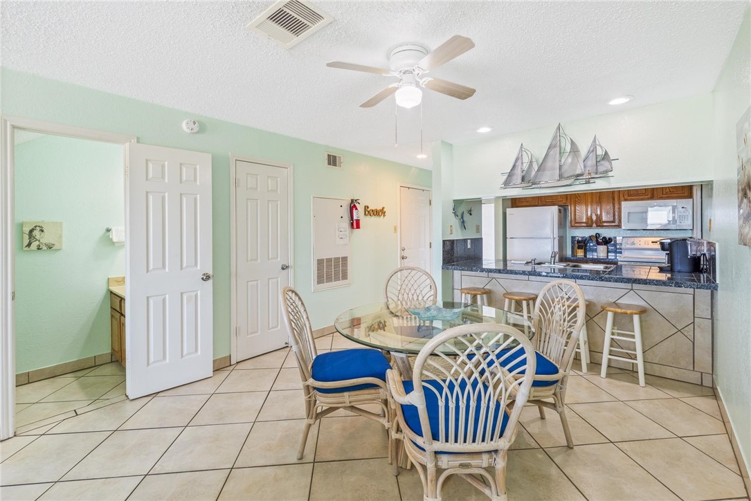 14802 Windward Dr 221 Property Photo 6