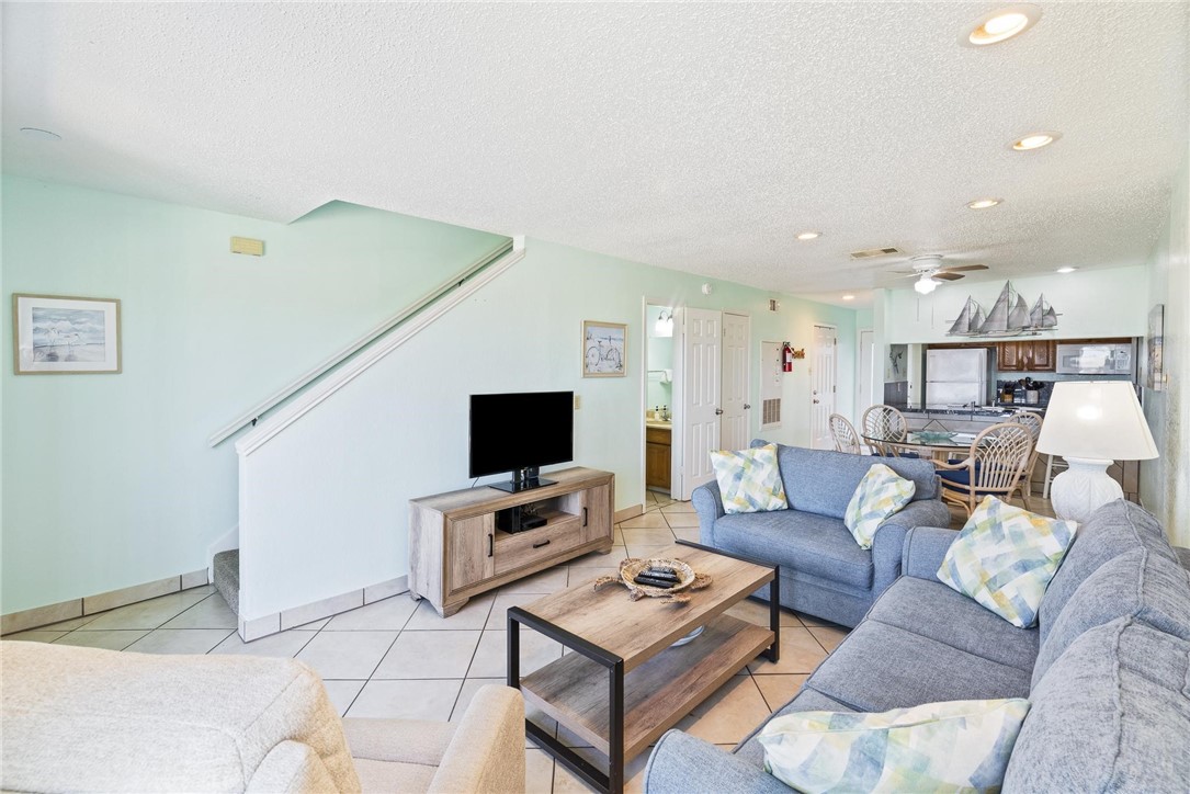 14802 Windward Dr 221 Property Photo 12