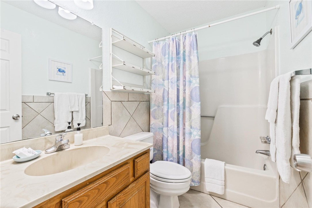 14802 Windward Dr 221 Property Photo 23