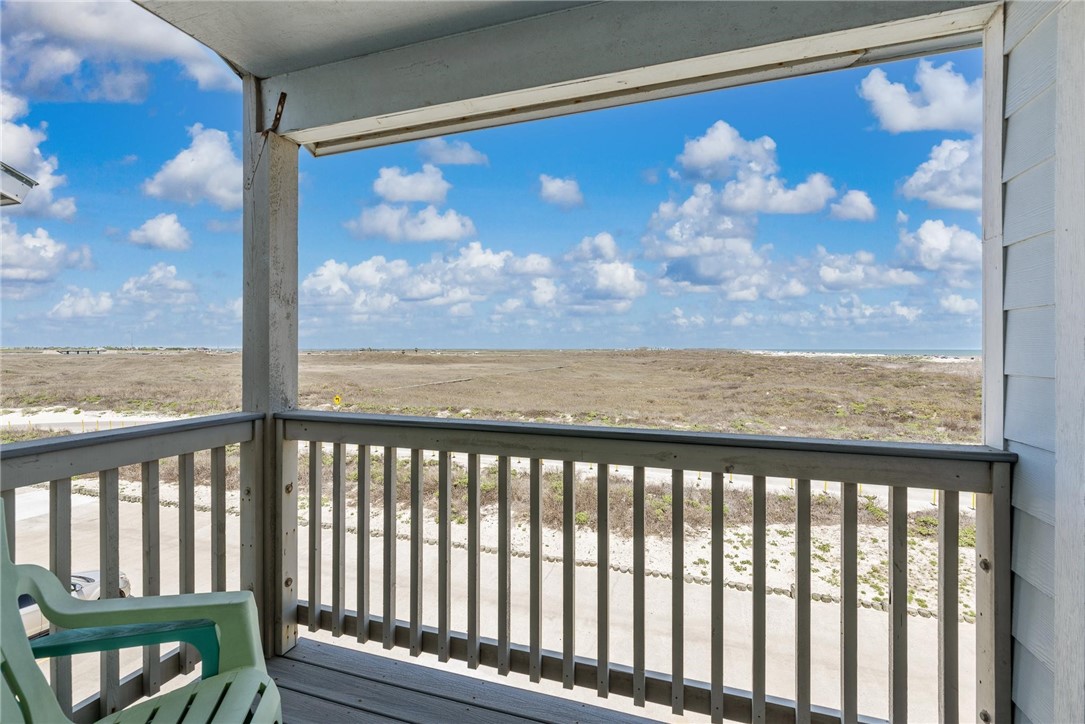 14802 Windward Dr 221 Property Photo 28