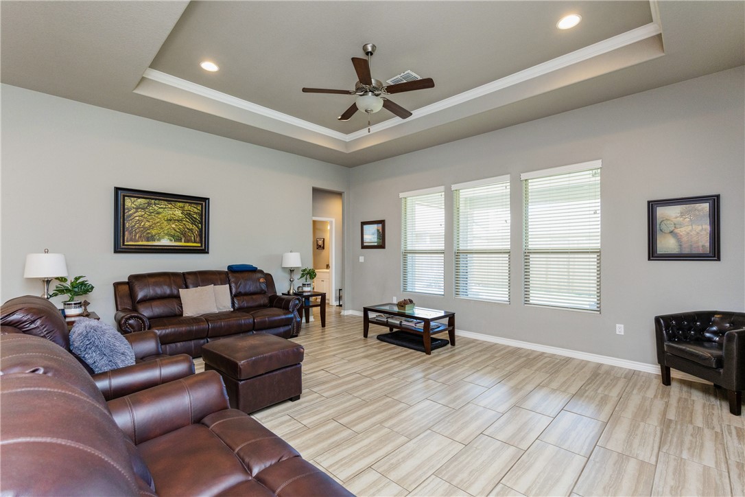 2114 Aquila St Property Photo 19