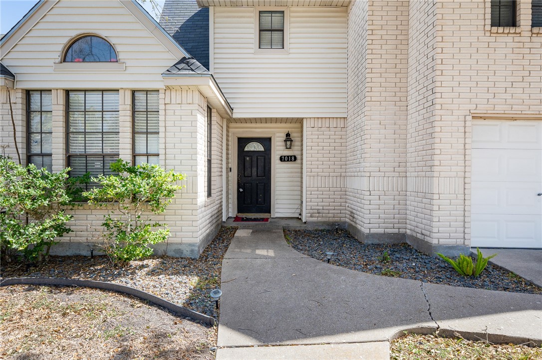 7018 Ridge Stone Dr Property Photo 2