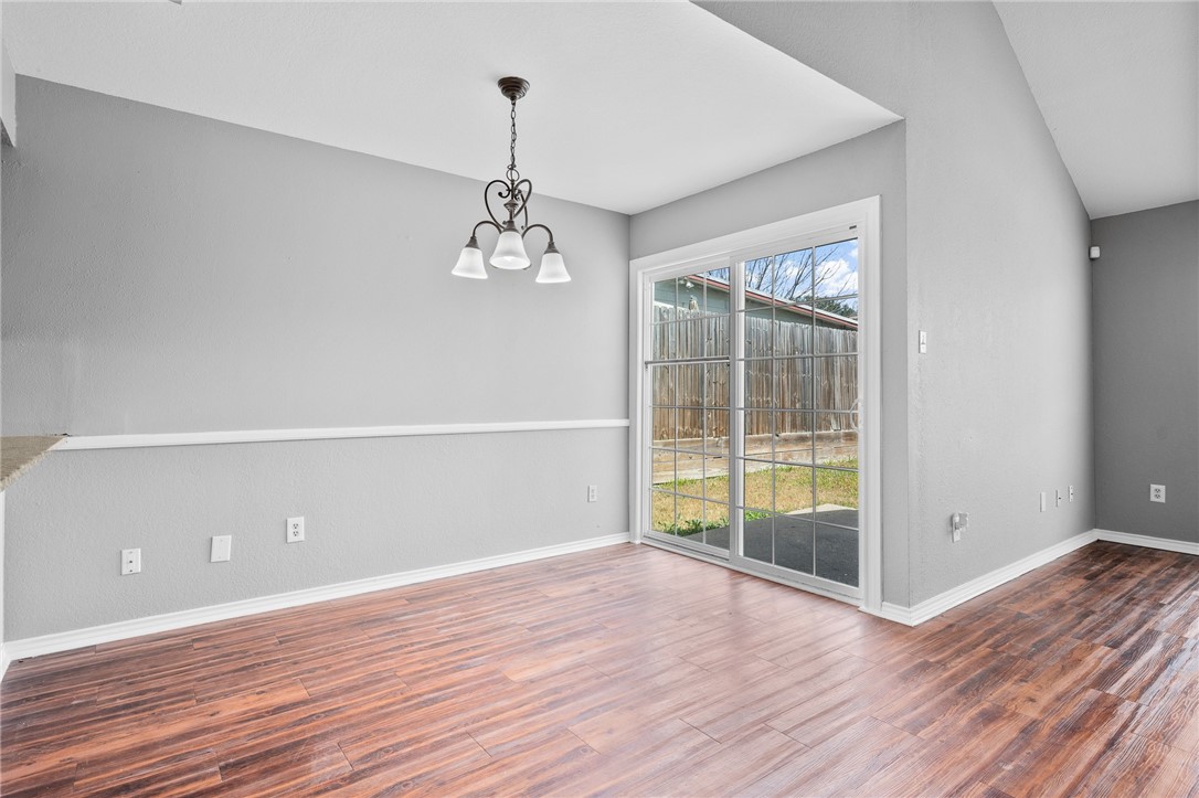 7018 Ridge Stone Dr Property Photo 9