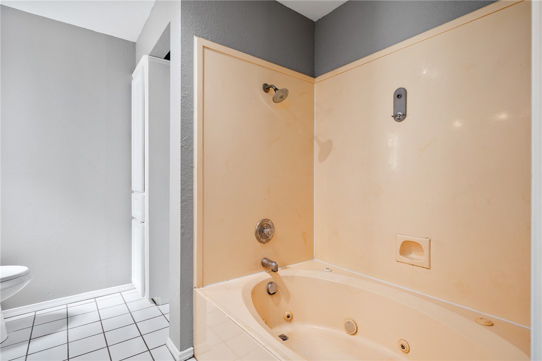 7018 Ridge Stone Dr Property Photo 15