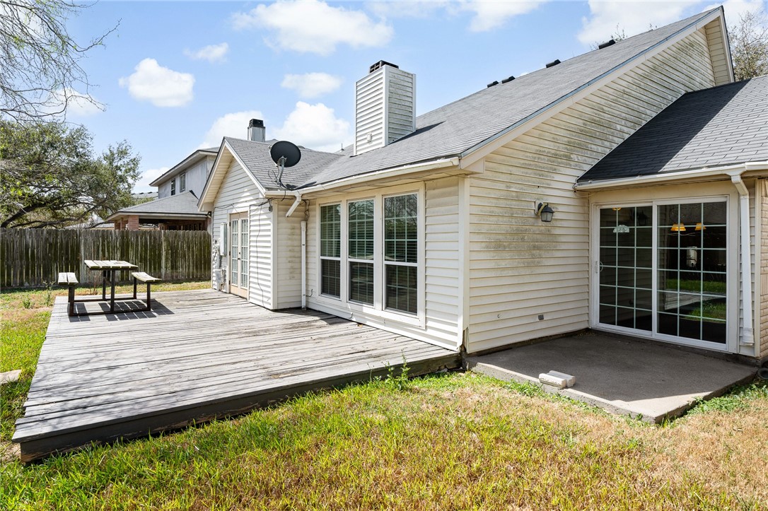 7018 Ridge Stone Dr Property Photo 22