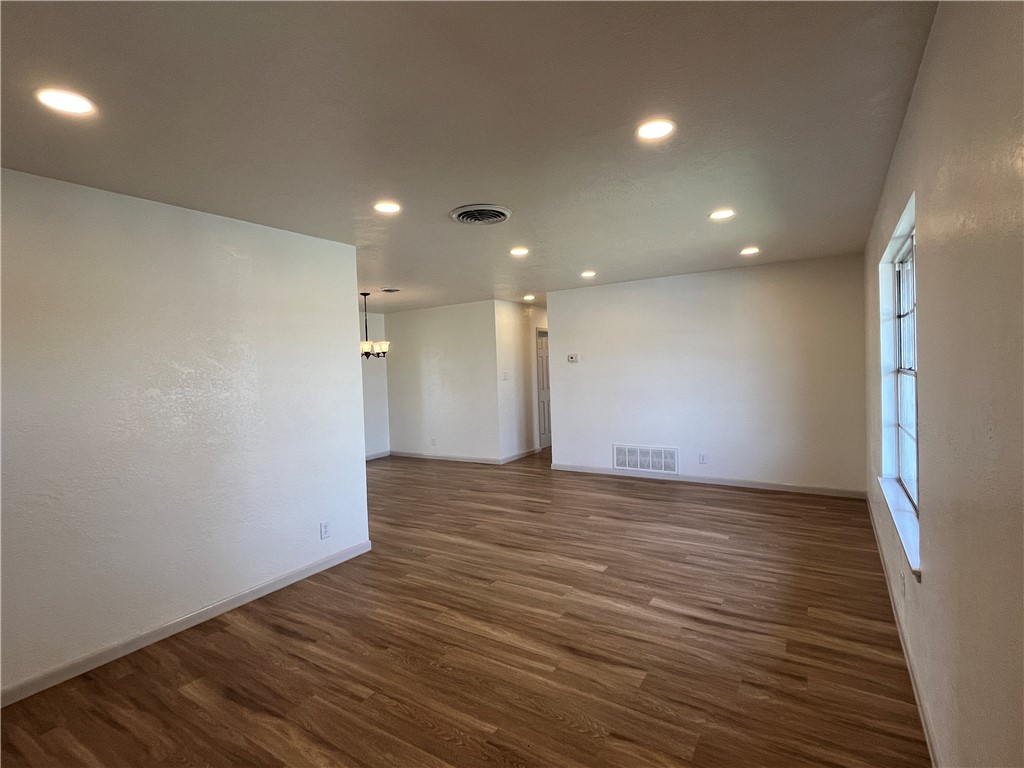 5730 Flynn Pkwy Property Photo 3