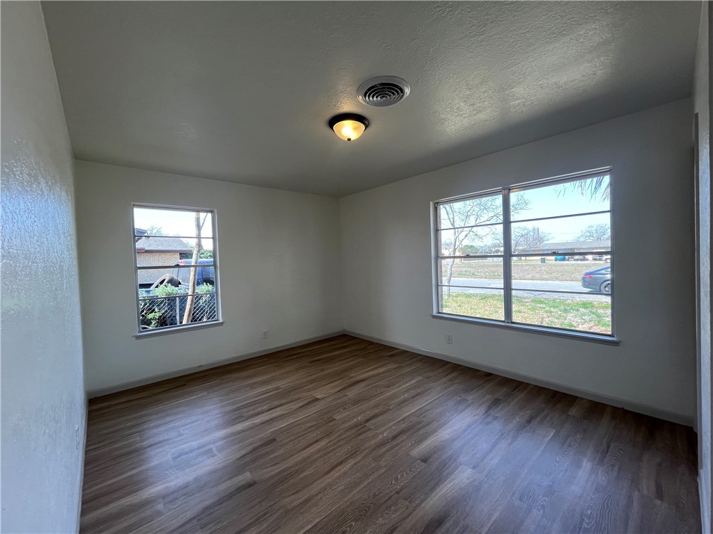 5730 Flynn Pkwy Property Photo 18