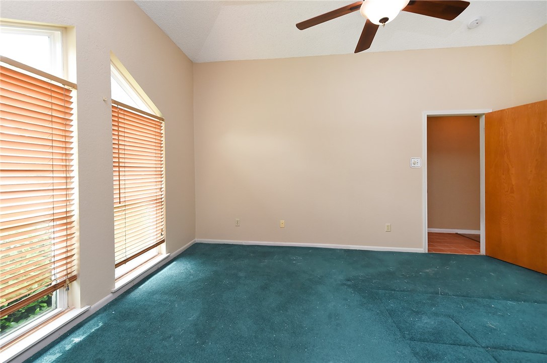 2709 Blackstone Circ Property Photo 9