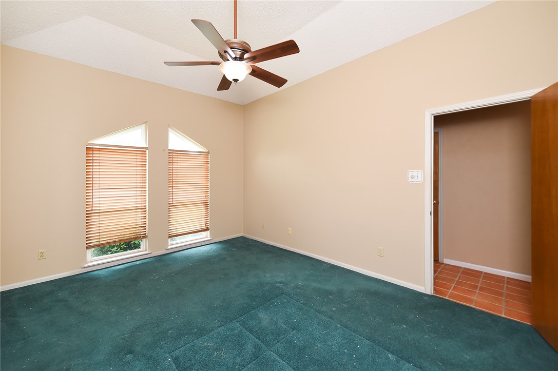 2709 Blackstone Circ Property Photo 10
