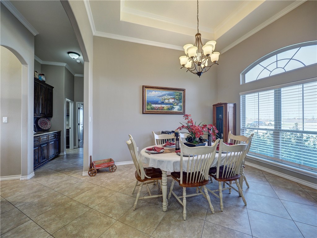 1373 Kirklees Dr Property Photo 5