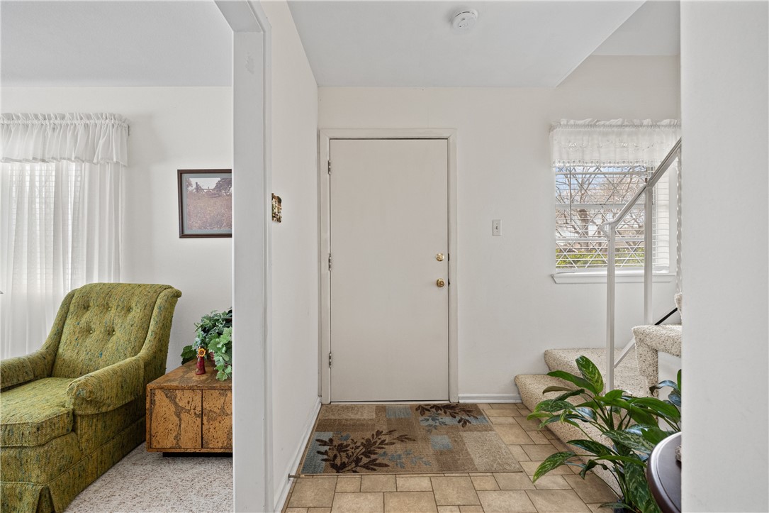 1009 Diomede St Property Photo 3