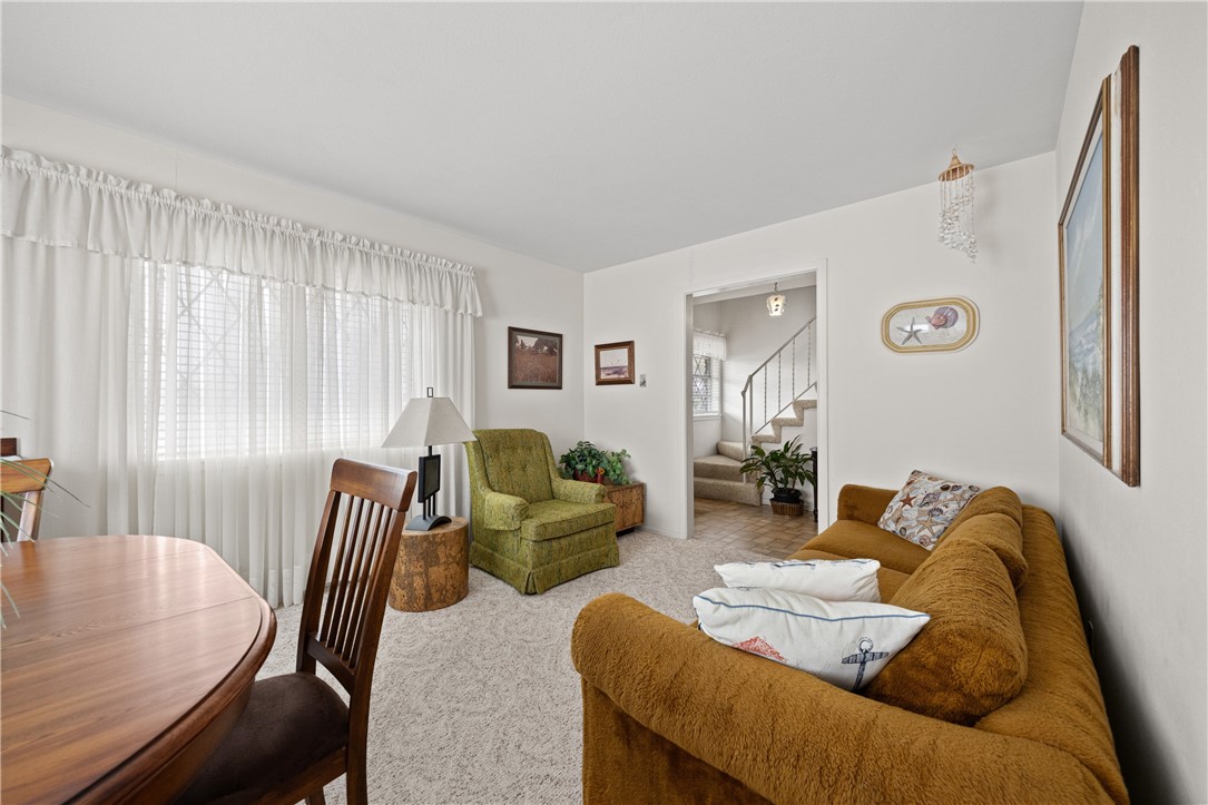 1009 Diomede St Property Photo 4