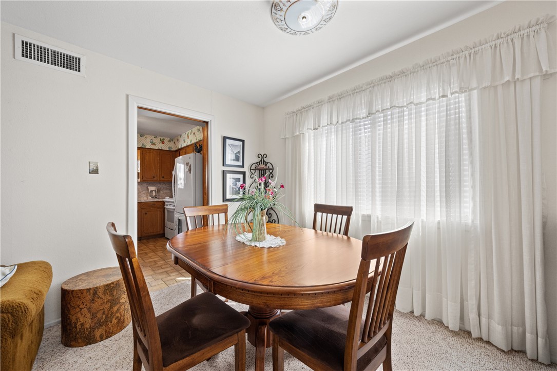 1009 Diomede St Property Photo 6