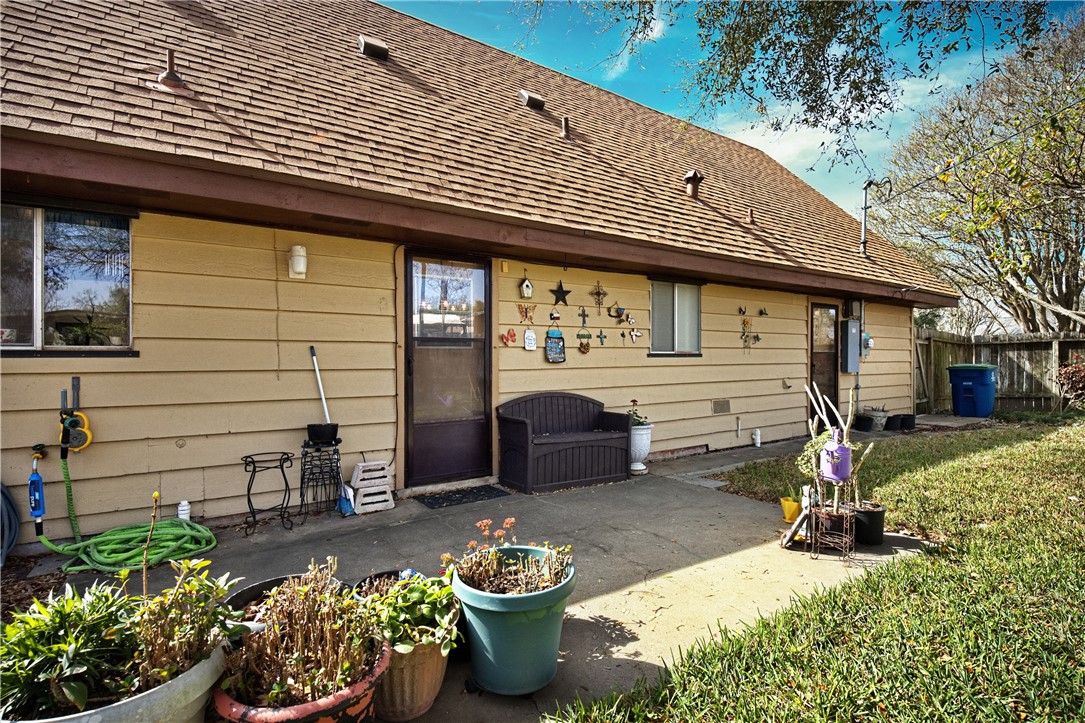 1009 Diomede St Property Photo 23