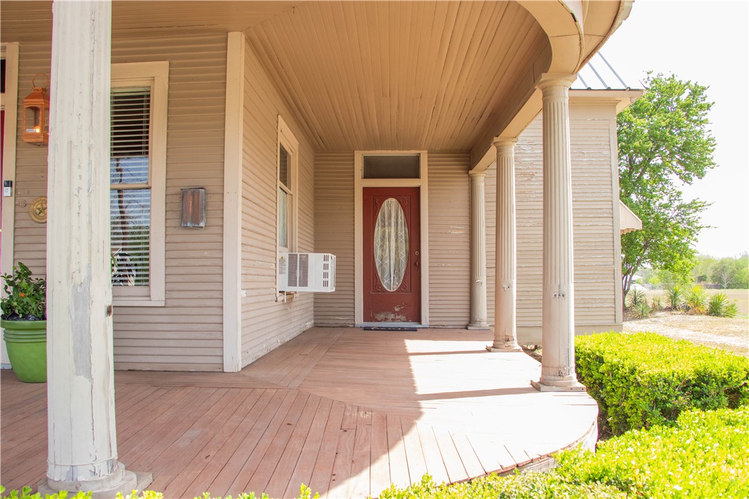 207 W Carter St Property Photo 8