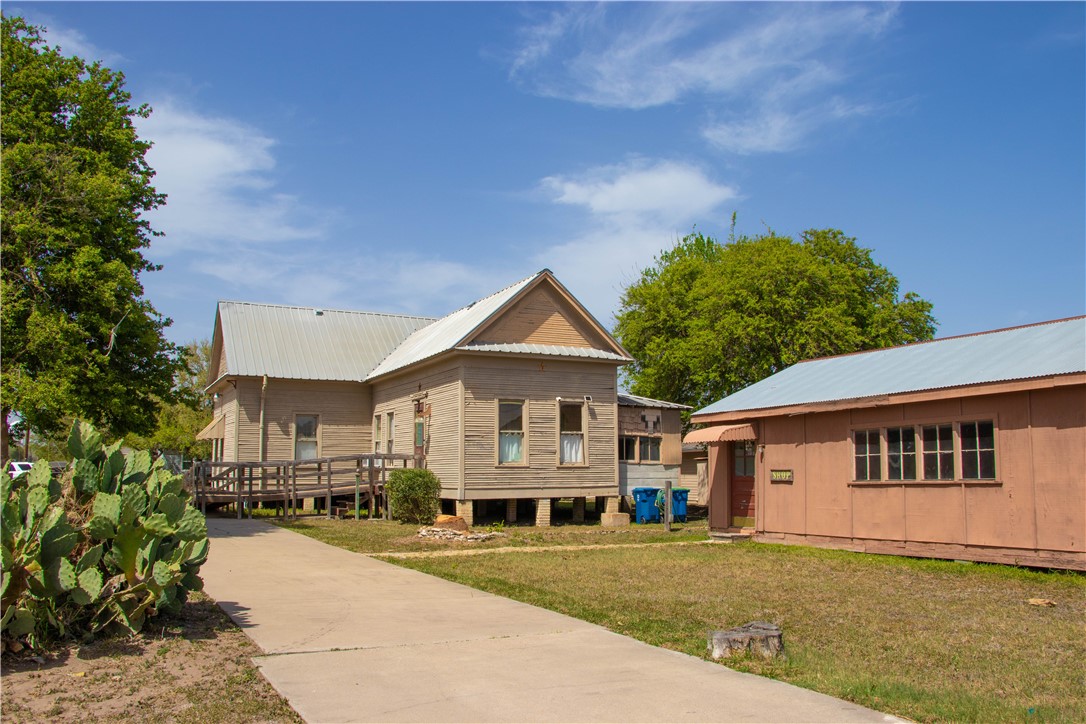 207 W Carter St Property Photo 10