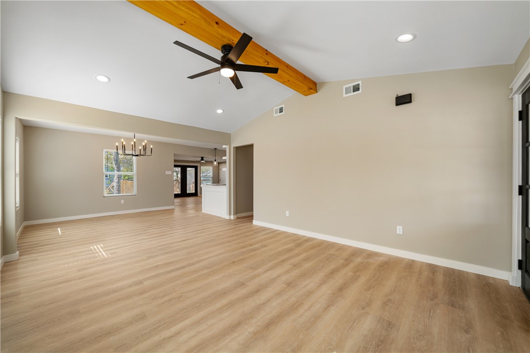 718 Indiana Ave Property Photo 4