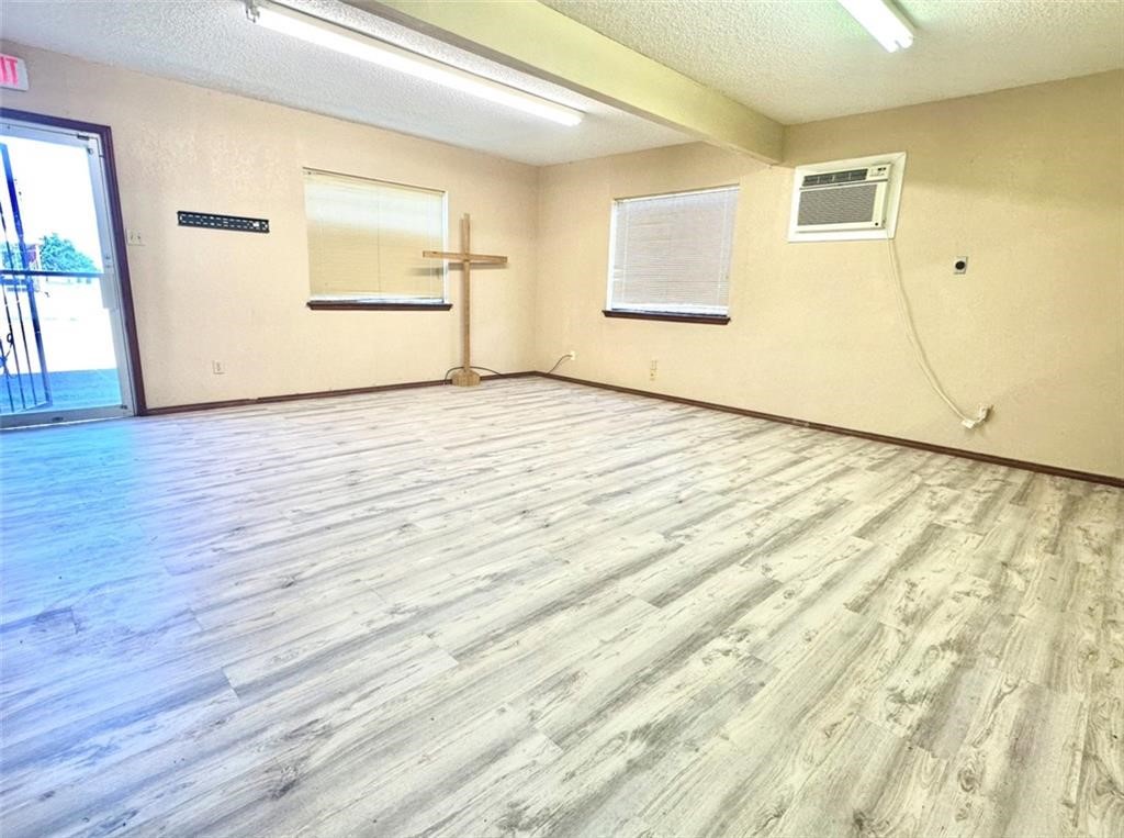 4445 Yolanda Dr Property Photo 2