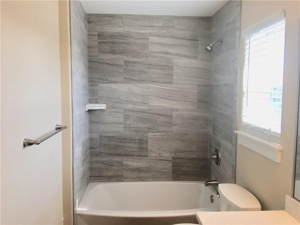 344 Bayview B Property Photo 11