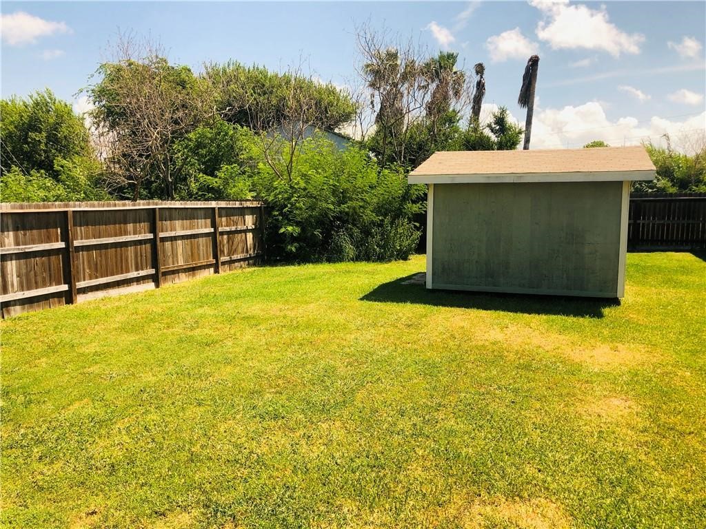 344 Bayview B Property Photo 14