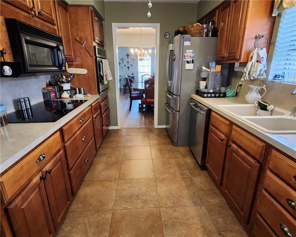 6421 Oakbrook Dr Property Photo 6
