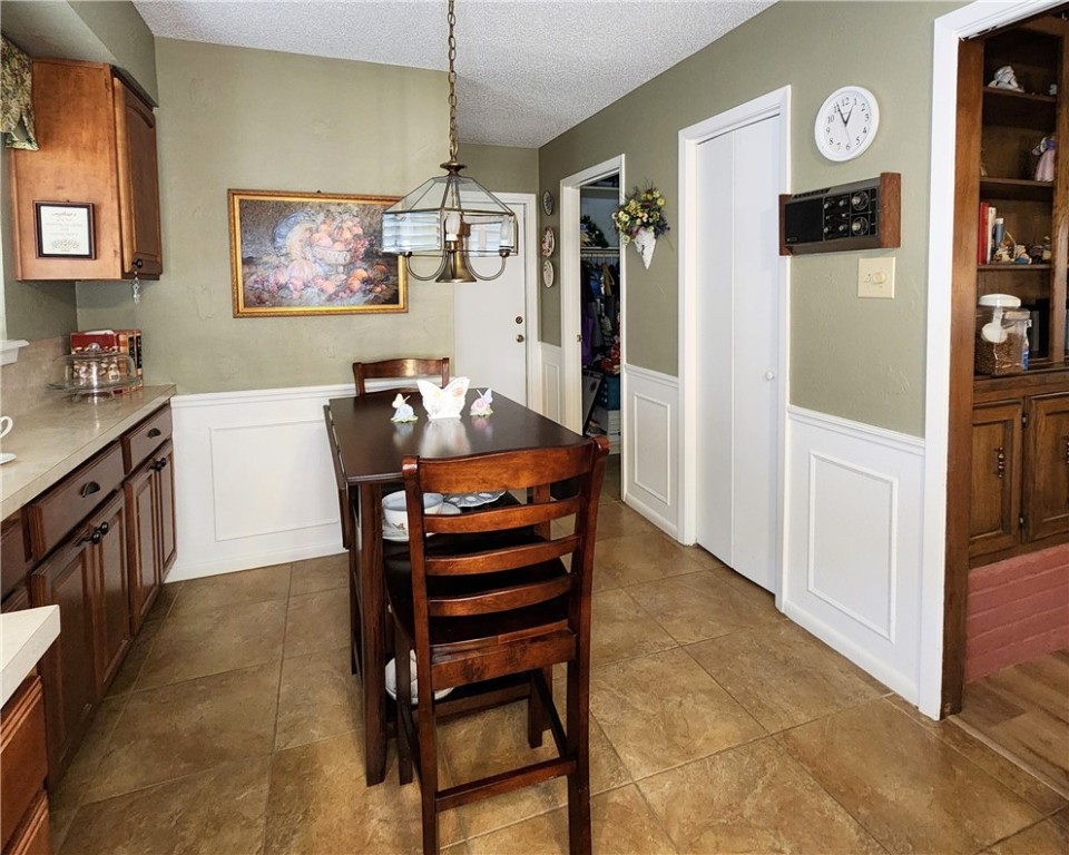 6421 Oakbrook Dr Property Photo 10