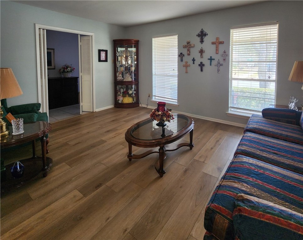 6421 Oakbrook Dr Property Photo 13